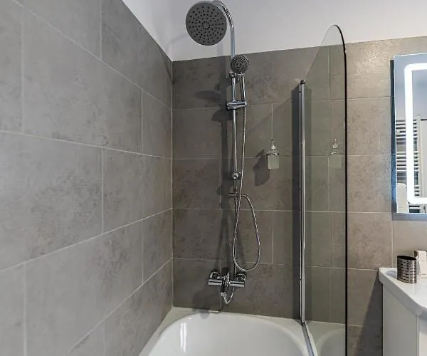 Bada Bing Πανσιόν