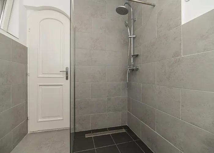 Bada Bing Μπρασόβ